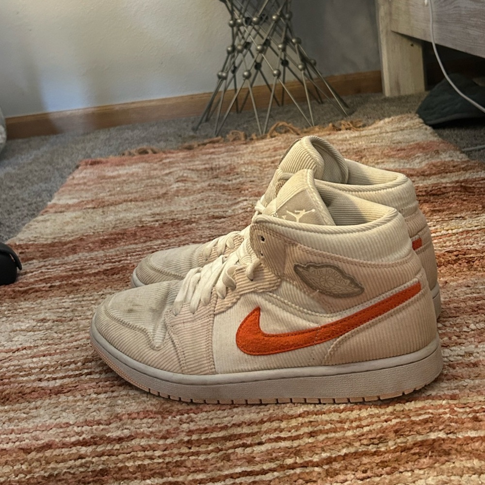 Jordan 1 Mid SE Corduroy Sail WMNS